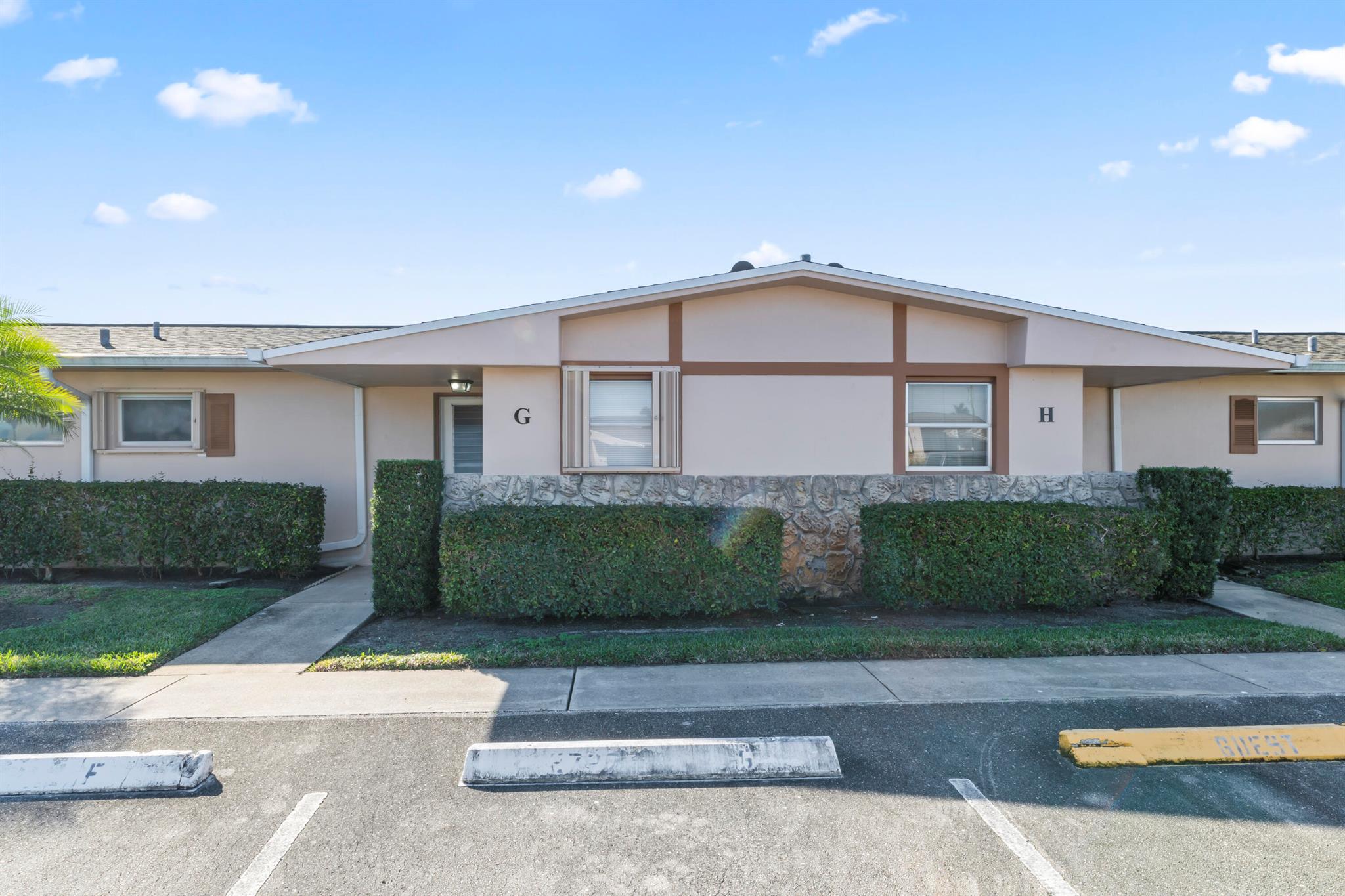 CRESTHAVEN VILLAS 28 COND - Residential