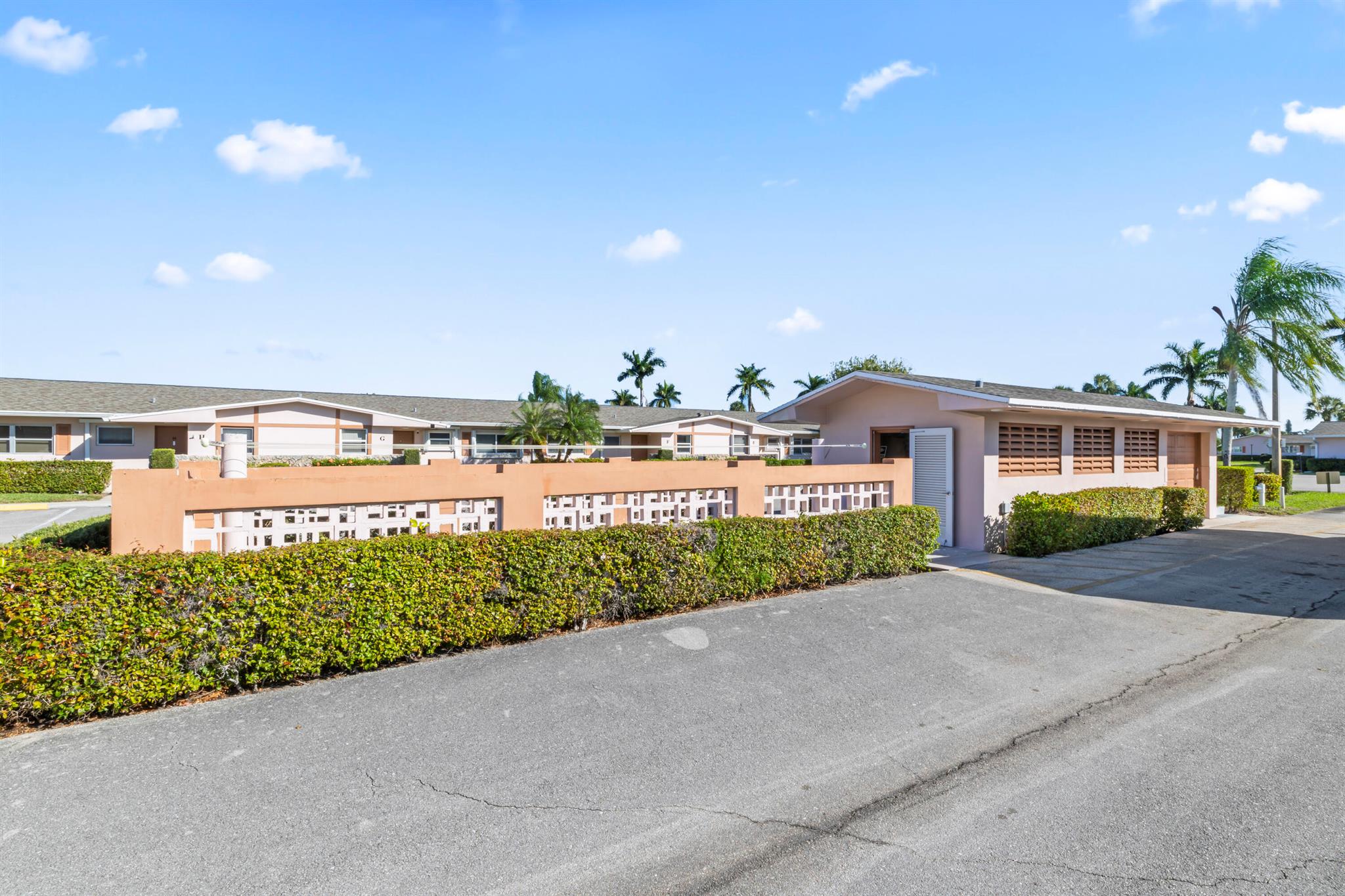 CRESTHAVEN VILLAS 28 COND - Residential