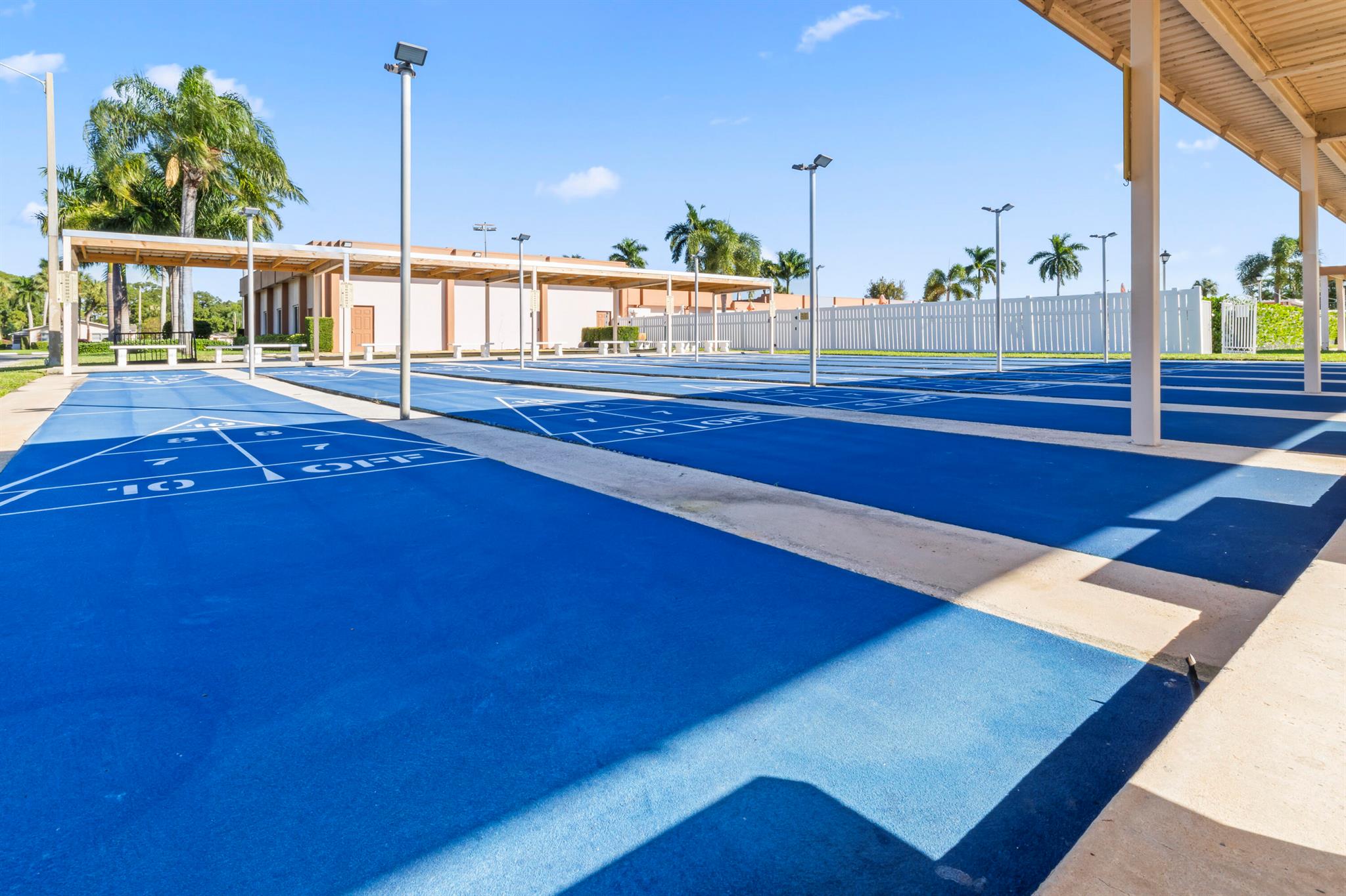 CRESTHAVEN VILLAS 28 COND - Residential