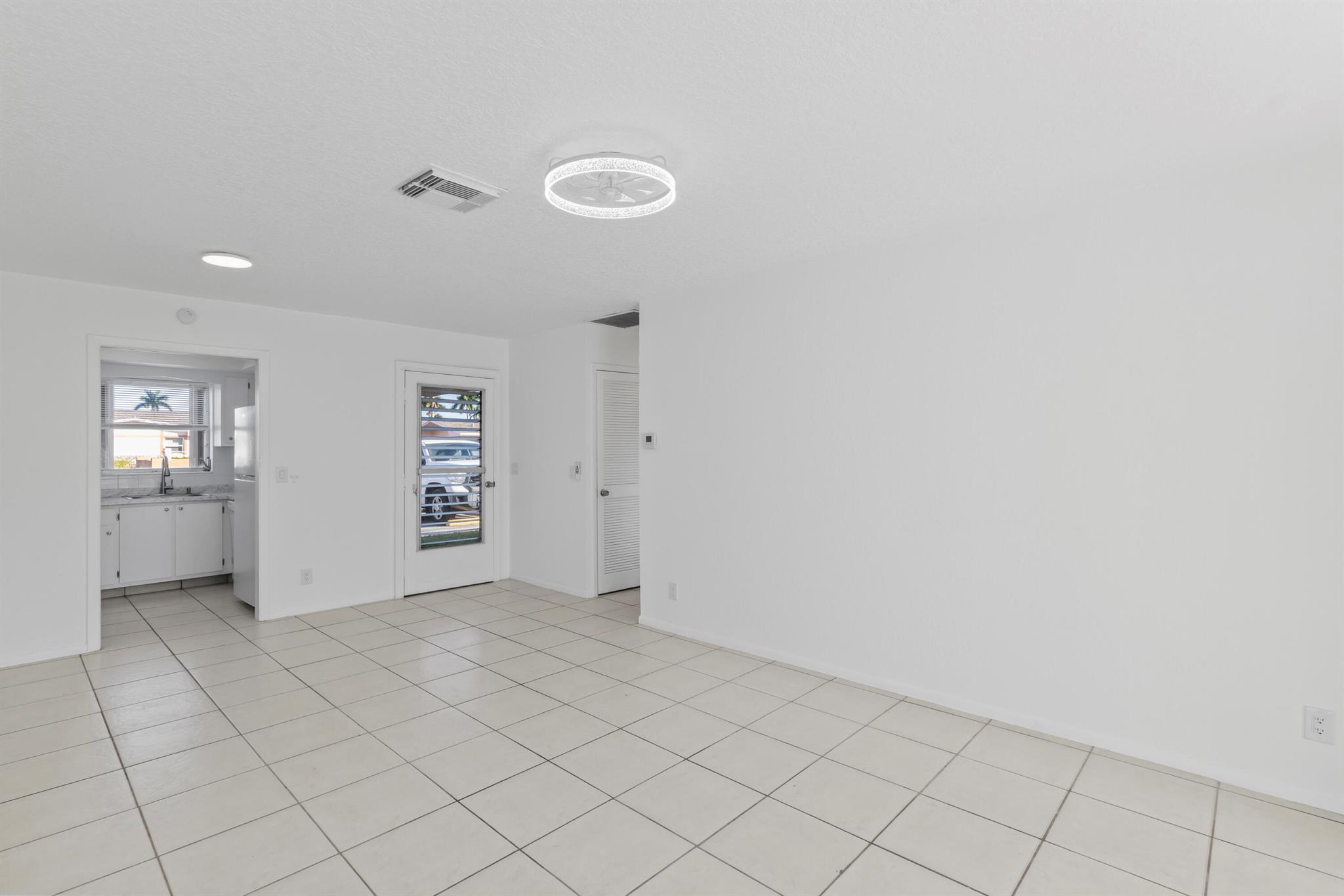 CRESTHAVEN VILLAS 28 COND - Residential