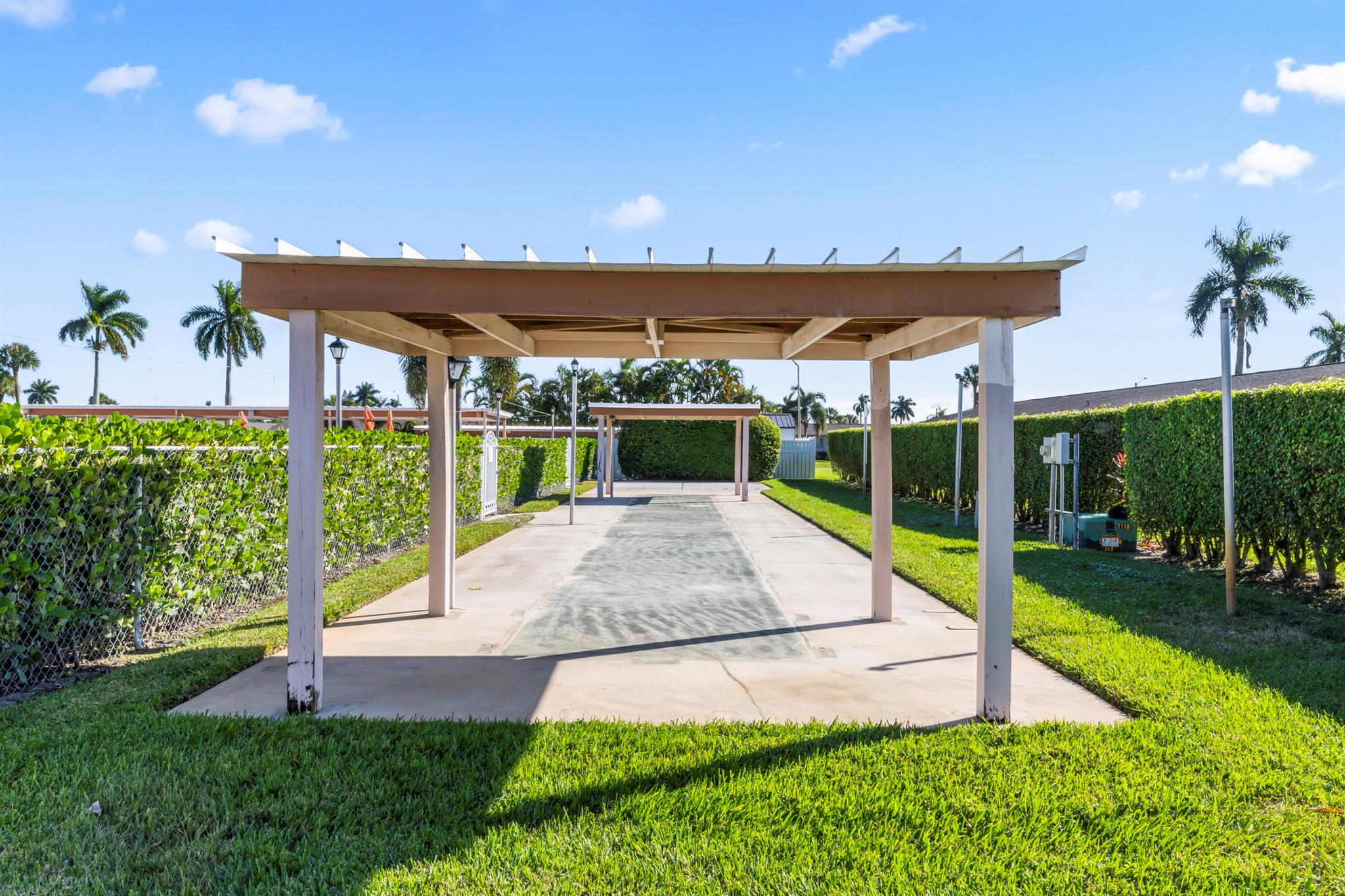 CRESTHAVEN VILLAS 28 COND - Residential