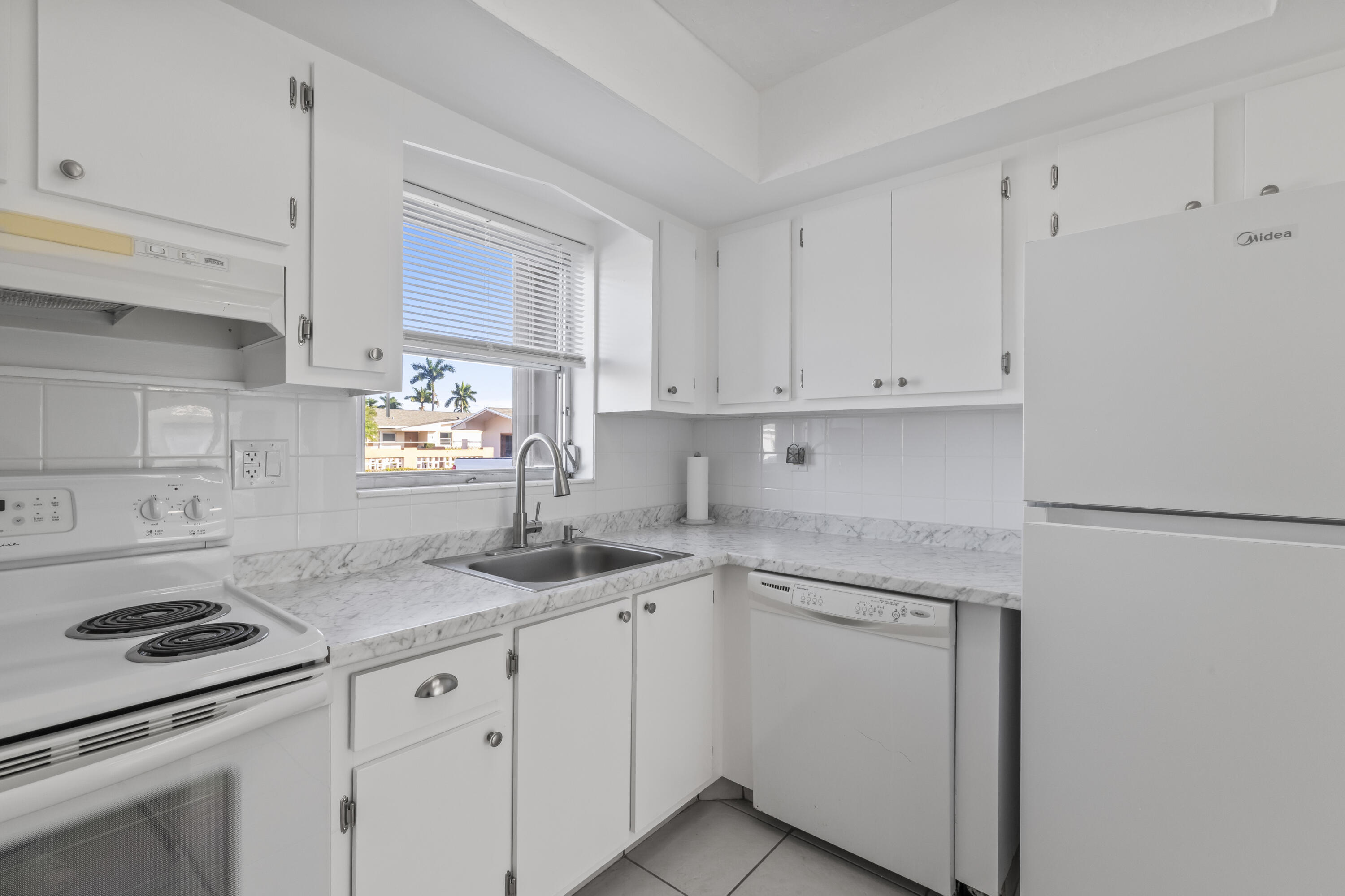 2727 Dudley Drive W G