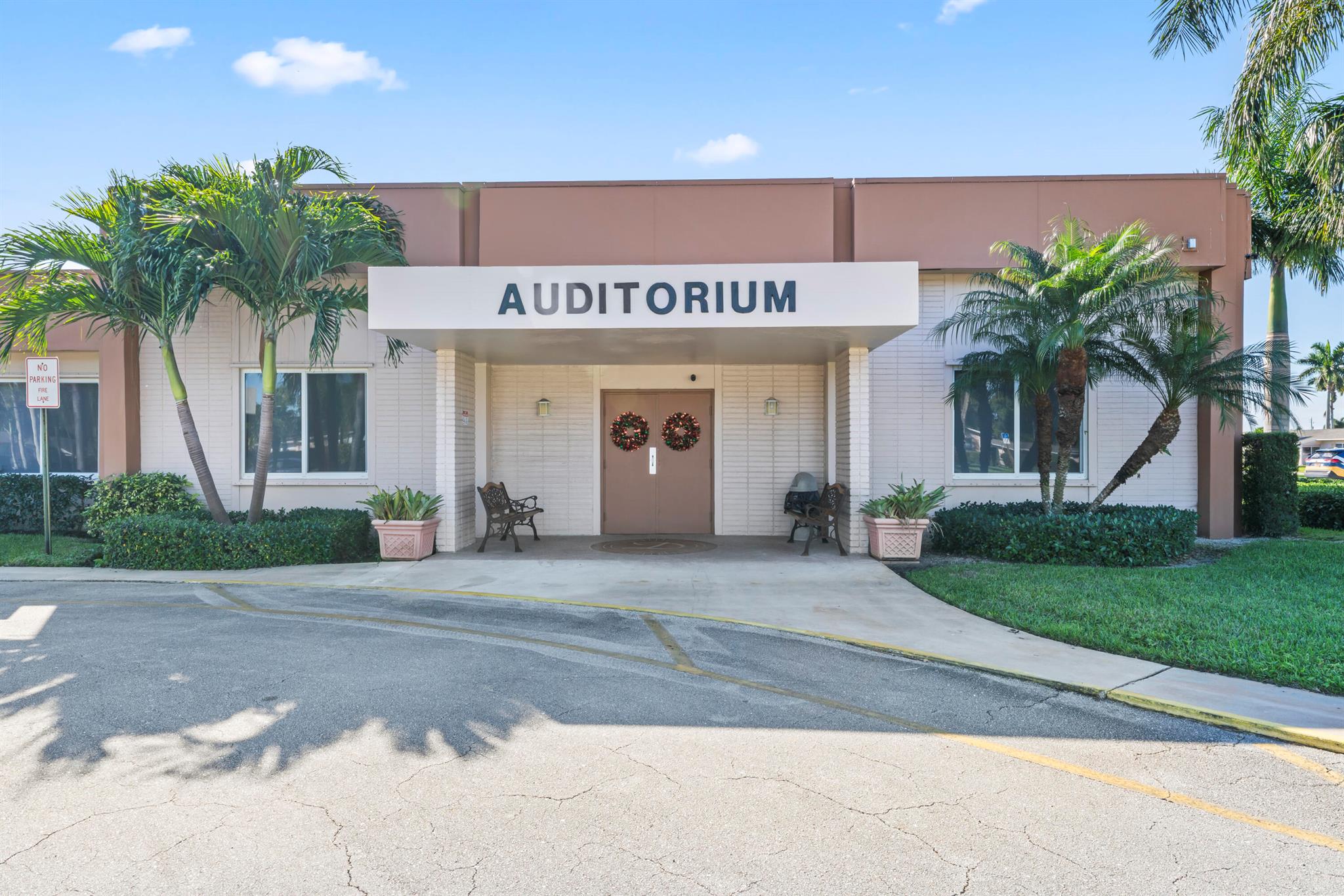 CRESTHAVEN VILLAS 28 COND - Residential