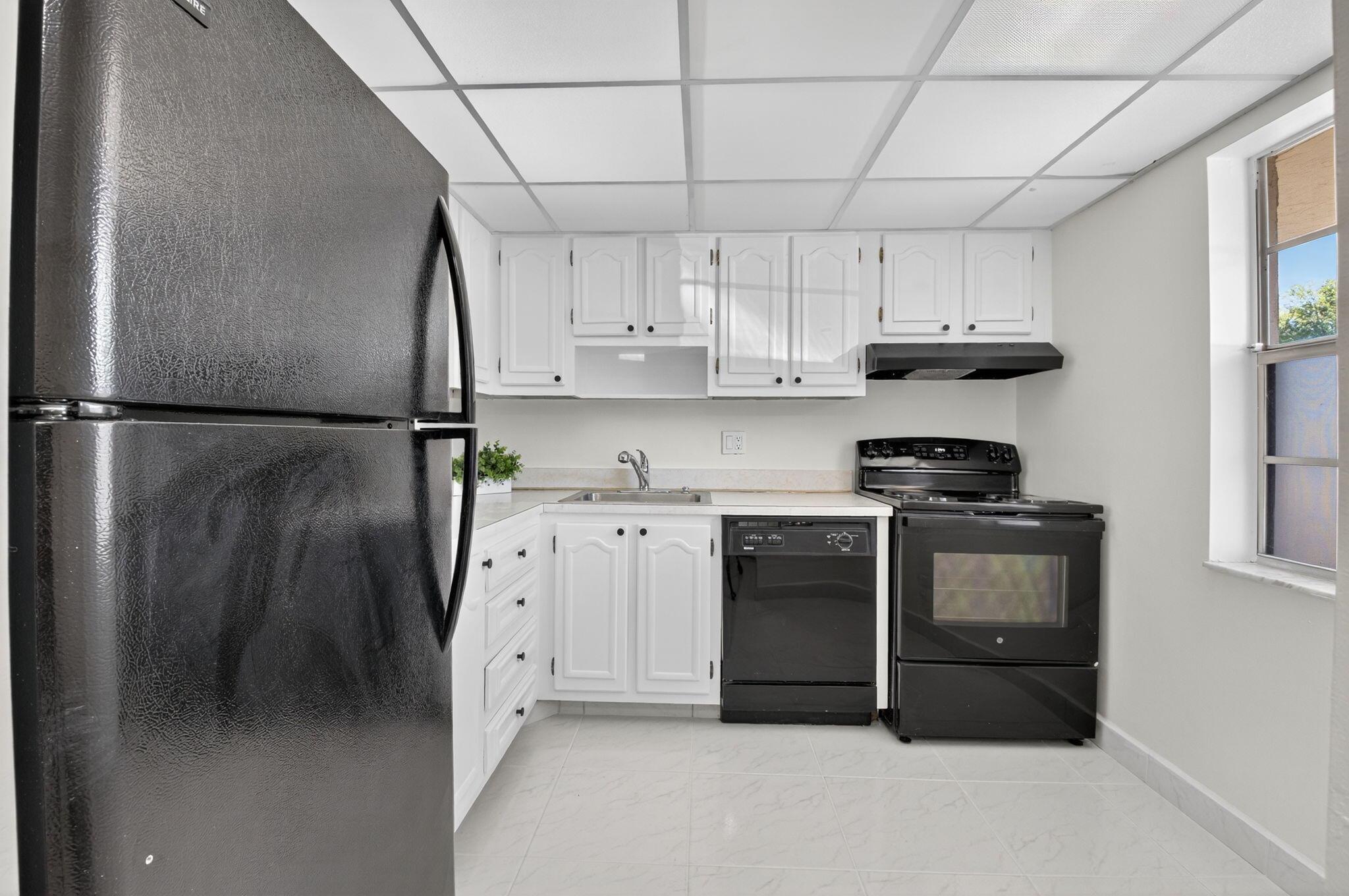 VILLAGES OF ORIOLE ABBEY - Residential