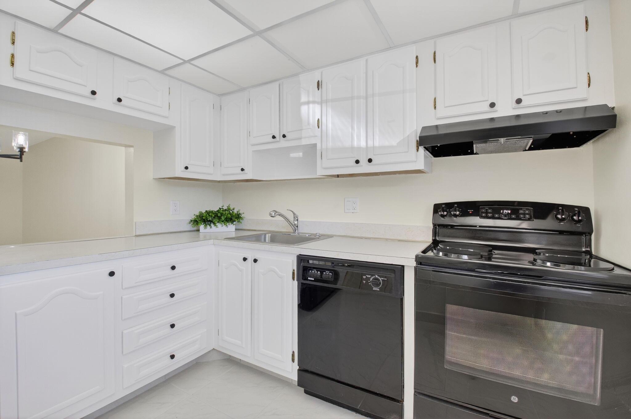 VILLAGES OF ORIOLE ABBEY - Residential