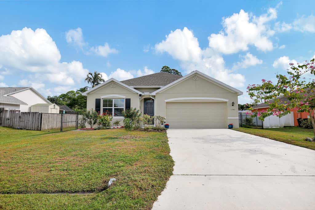 Photo of 1541 SW Avens Street, Port Saint Lucie, FL 34983 (MLS # R10946417)