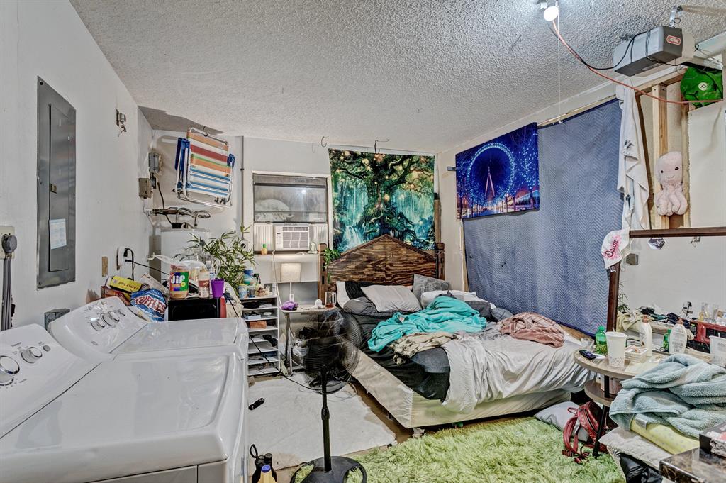 NORTH PALM BEACH HEIGHTS - Residential