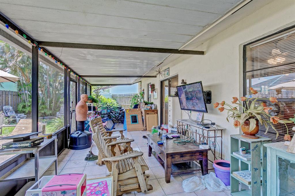 NORTH PALM BEACH HEIGHTS - Residential