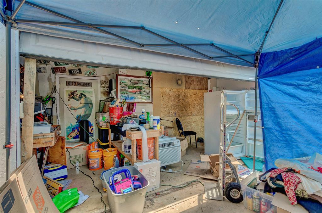 NORTH PALM BEACH HEIGHTS - Residential