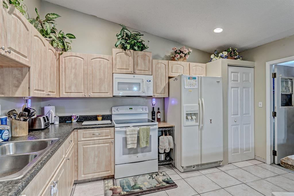 NORTH PALM BEACH HEIGHTS - Residential