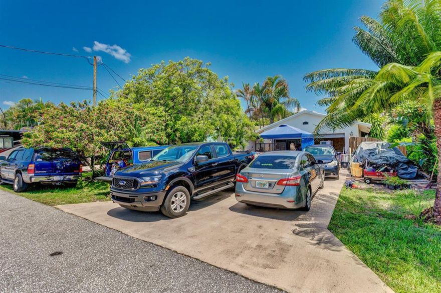 NEED 24 HOURS NOTICE TO SHOW. 
GREAT LOCATION , RIGHT BY ALL THE SHOPPING AND RESTAURANTS ABACOA HAS TO OFFER, SHORT RIDE TO BEACHES AND I-95, 3/2 CBS HOME WITH 2 CAR GARAGE, LARGE SCREENED IN PATIO,
CURRENTLY.
LOHNG TERM TENANTS, NOW RENTED MONTH TO MONTH AND AHAS QUITE A  BIT OF TOO MUCH FURNITURE CARS AND THINGS.