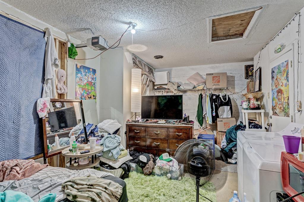 NORTH PALM BEACH HEIGHTS - Residential