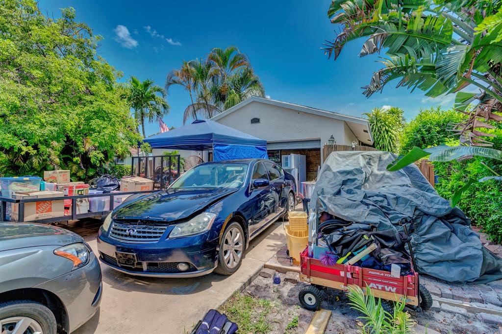 NORTH PALM BEACH HEIGHTS - Residential