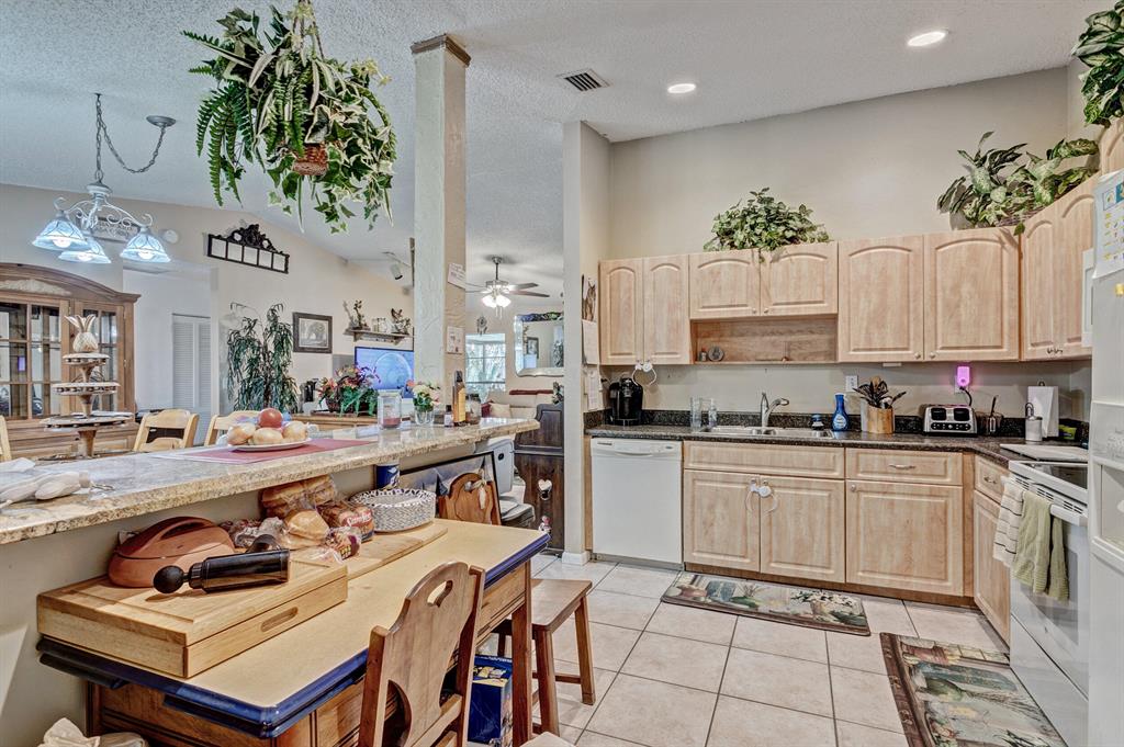 NORTH PALM BEACH HEIGHTS - Residential