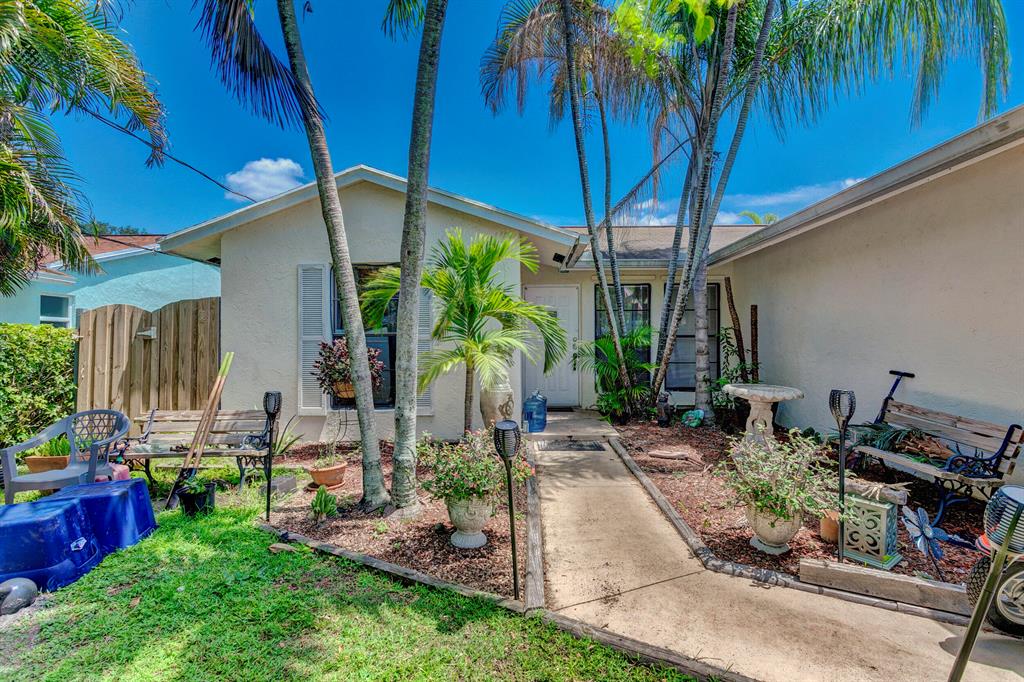 NORTH PALM BEACH HEIGHTS - Residential