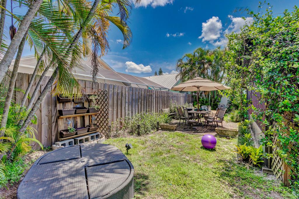 NORTH PALM BEACH HEIGHTS - Residential