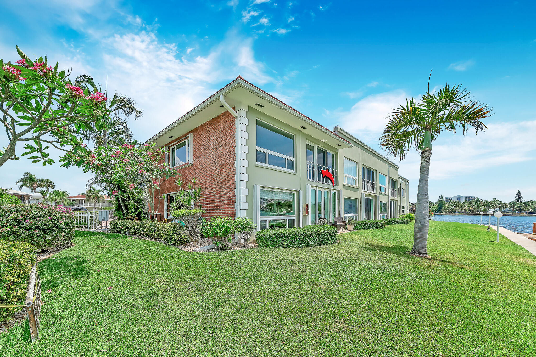 711 NE Harbour Terrace 4120