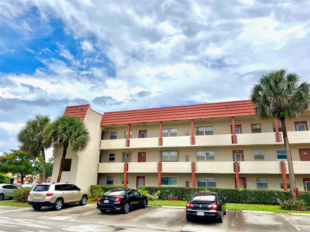 Sunrise Lakes 1 - Residential