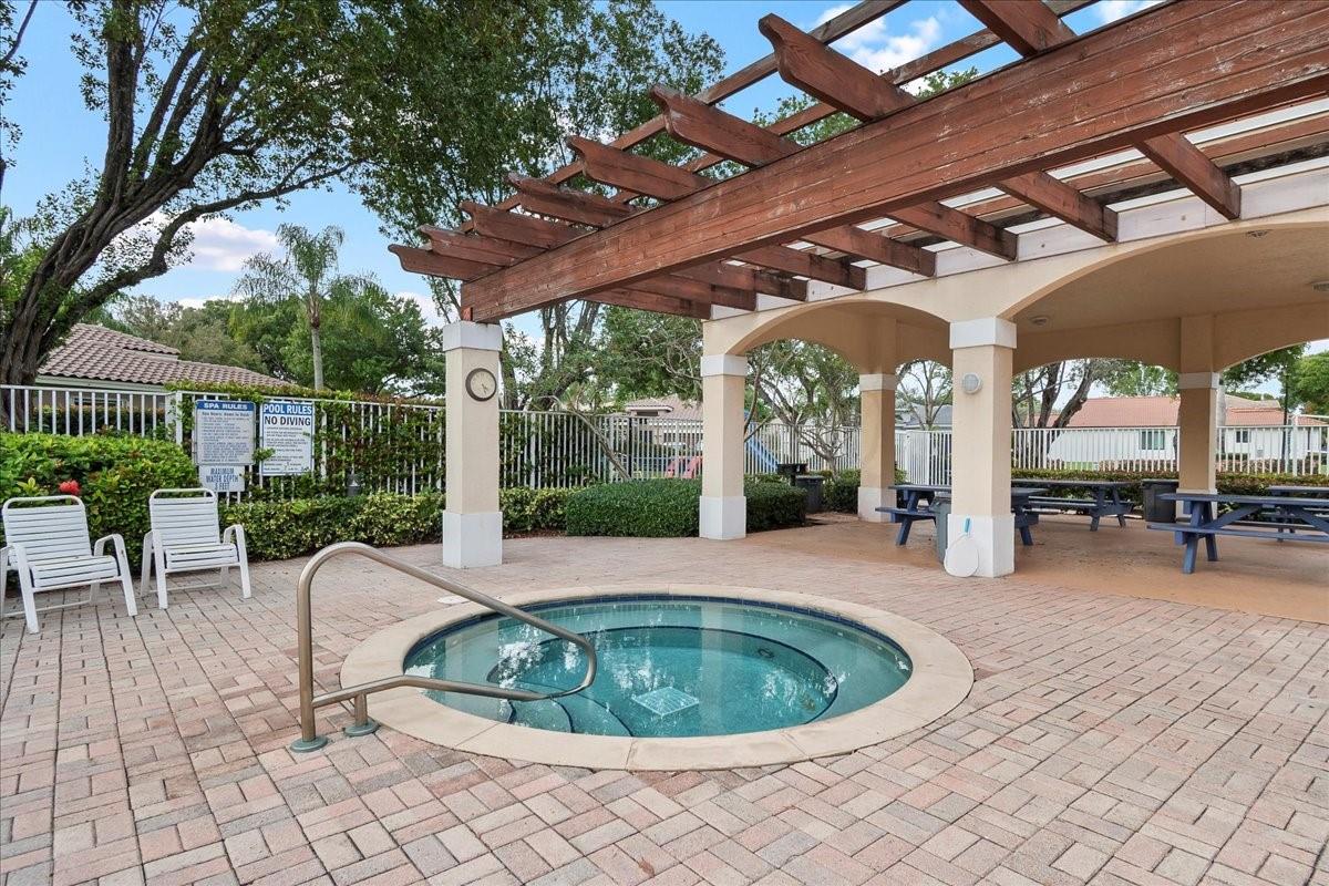 Regency Lakes At Coconut - Residential