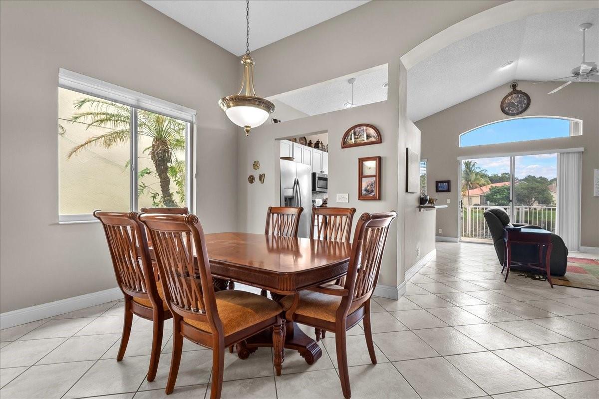 Regency Lakes At Coconut - Residential