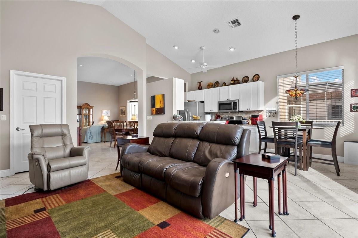 Regency Lakes At Coconut - Residential