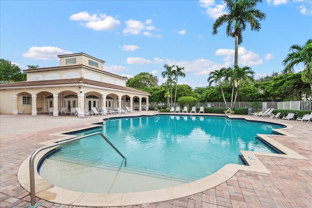 Regency Lakes At Coconut - Residential