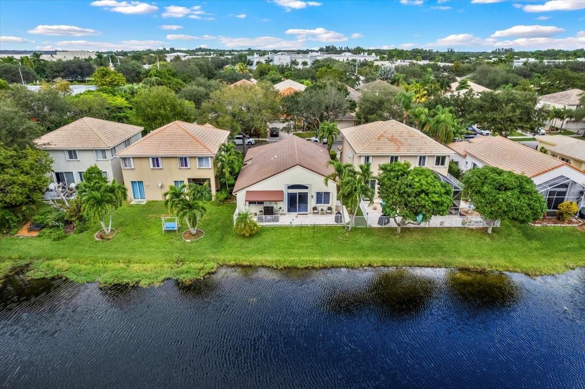 Regency Lakes At Coconut - Residential