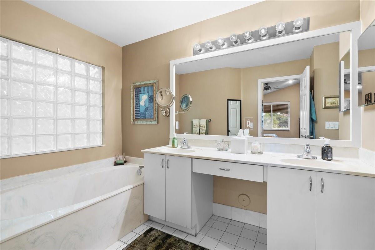 Regency Lakes At Coconut - Residential