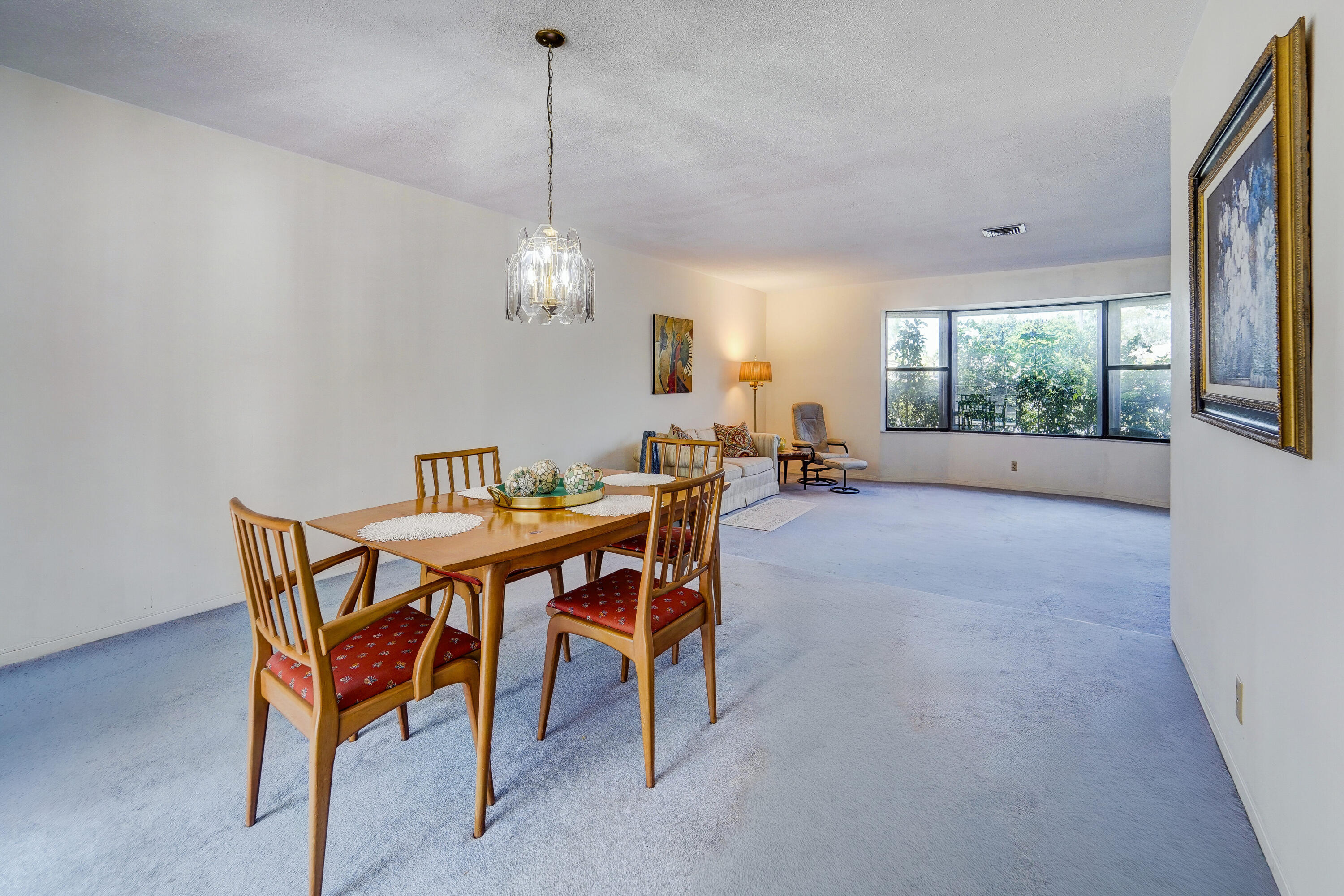 HOLLYWOOD HILLS - Residential