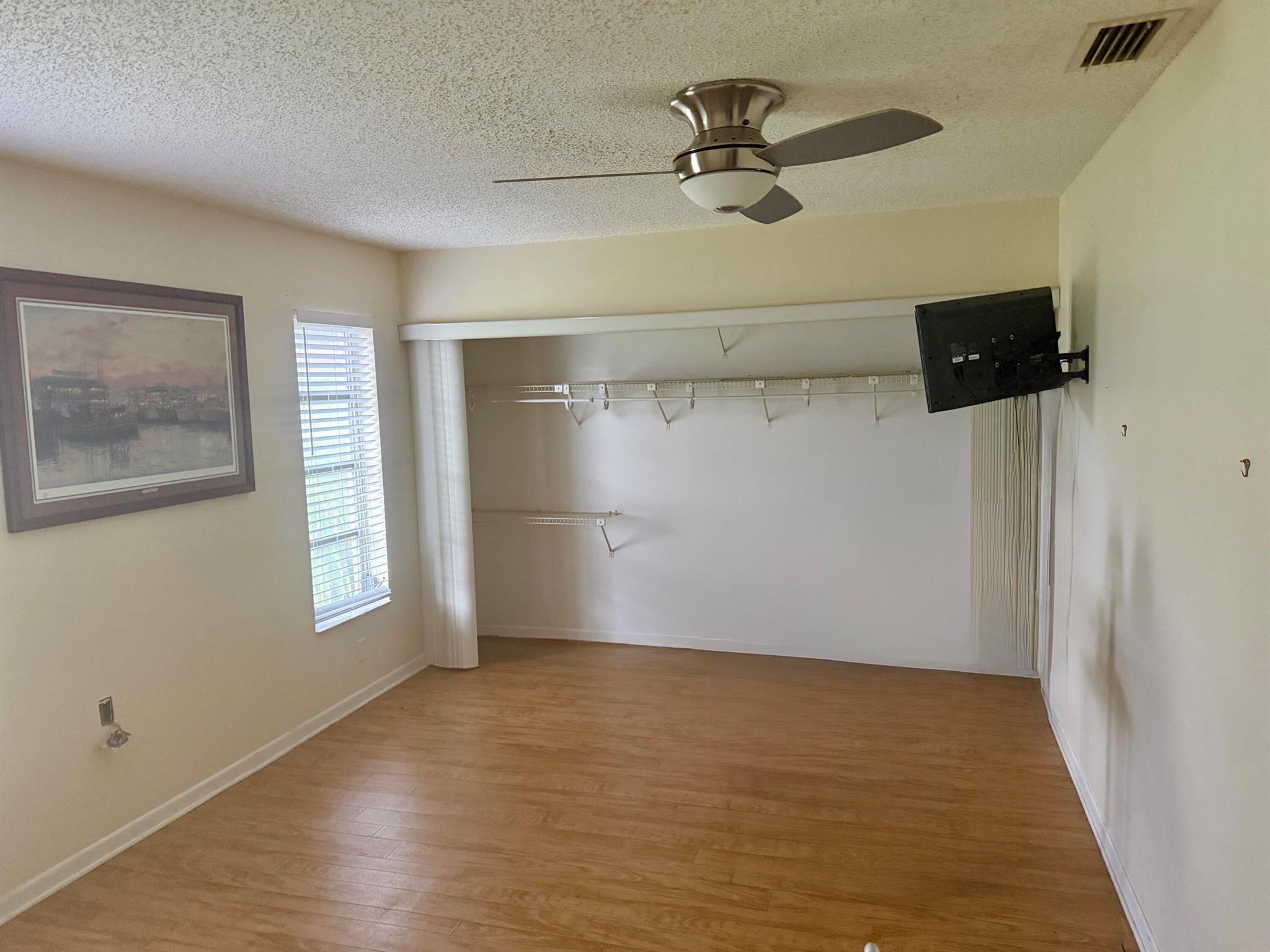 SAVANNAH'S CONDOMINIUM SE - Residential