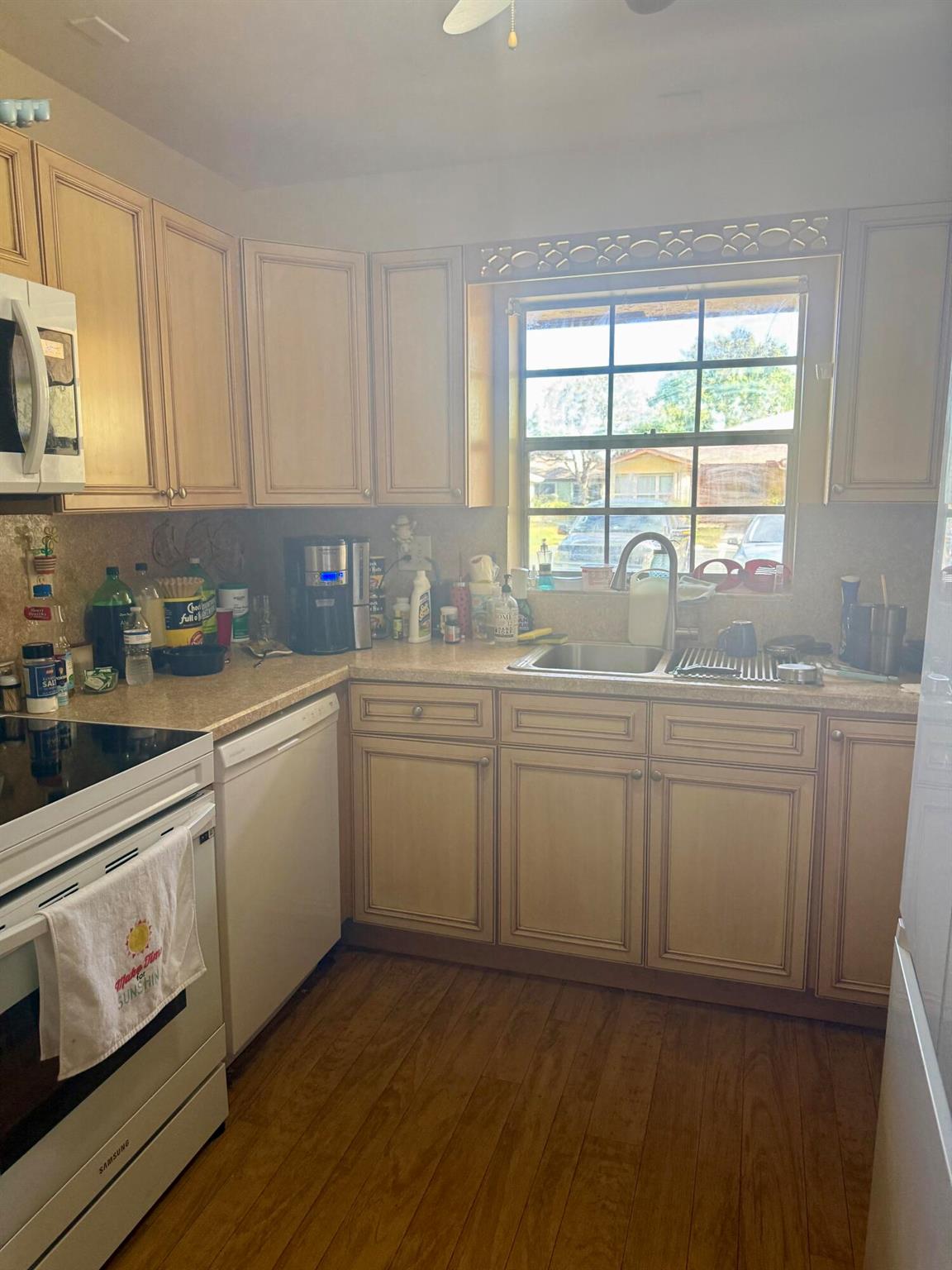 SAVANNAH'S CONDOMINIUM SE - Residential