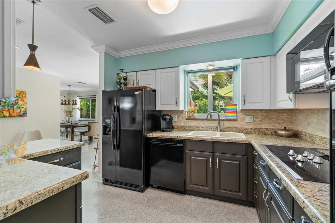 Coral Hills 37-20 B - Residential
