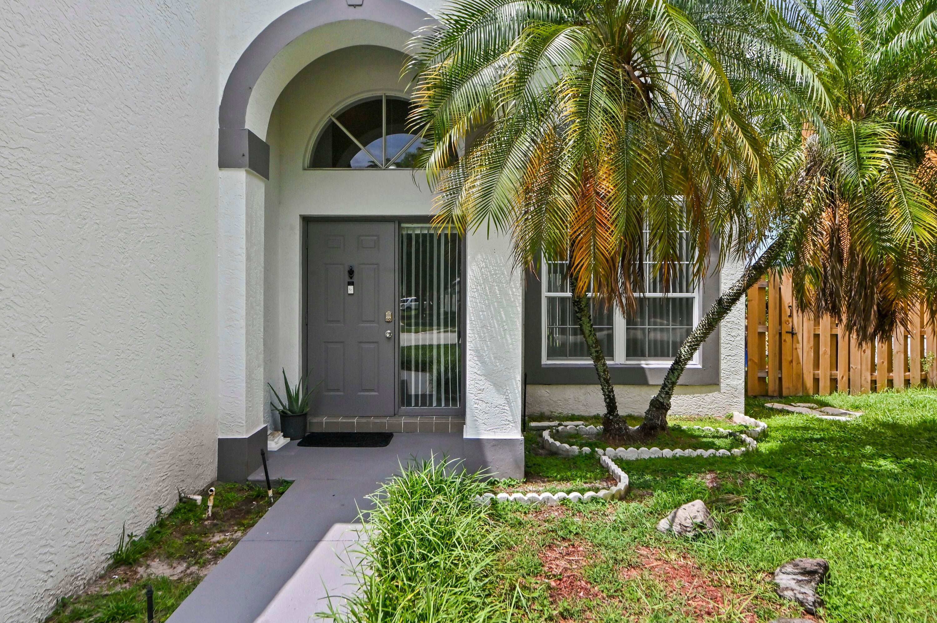 7581 BRISTOL BAY Lane