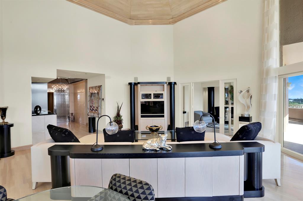 MIZNER TOWER - Residential