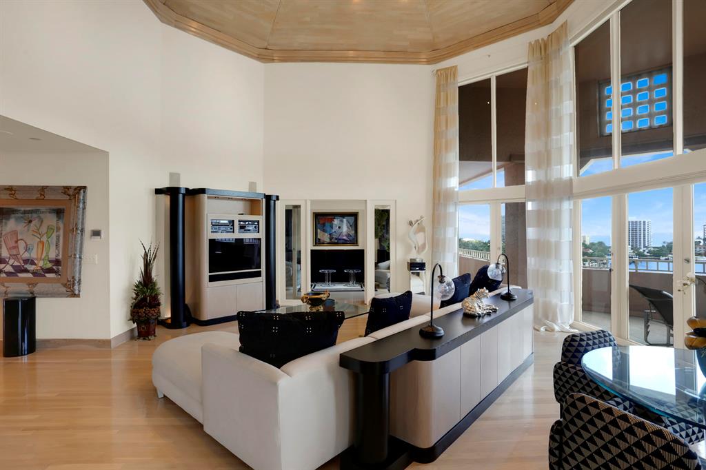 MIZNER TOWER - Residential