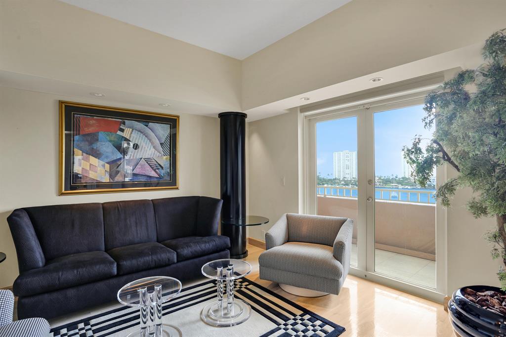 MIZNER TOWER - Residential