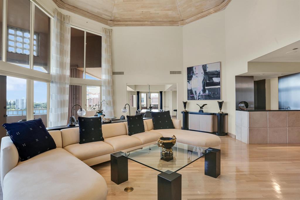 MIZNER TOWER - Residential