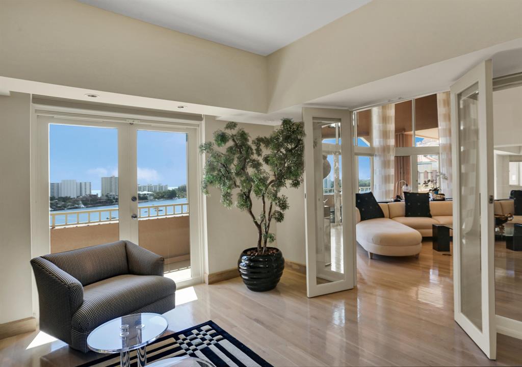 MIZNER TOWER - Residential