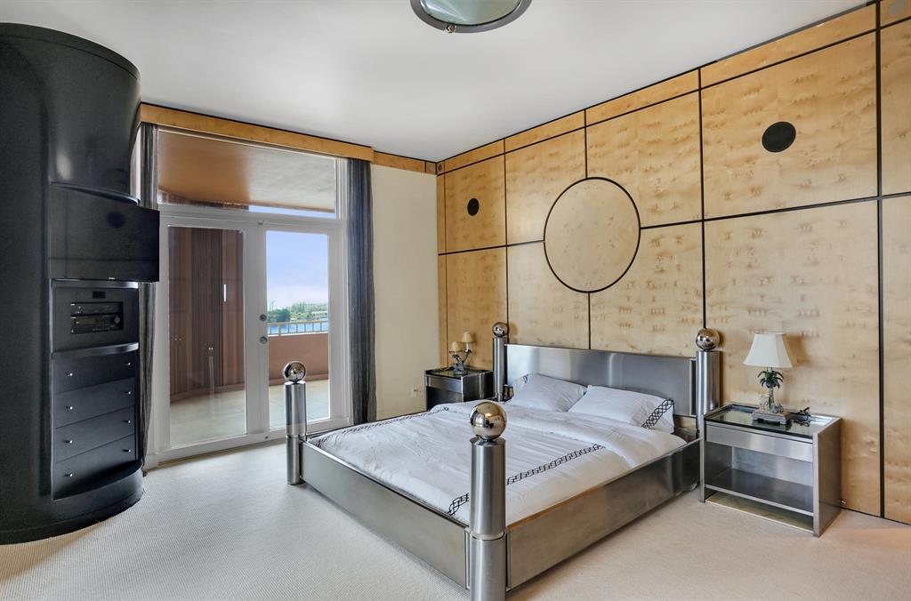 MIZNER TOWER - Residential