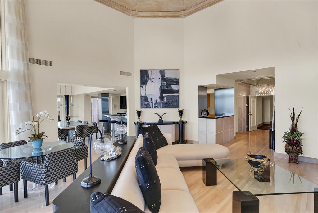 MIZNER TOWER - Residential