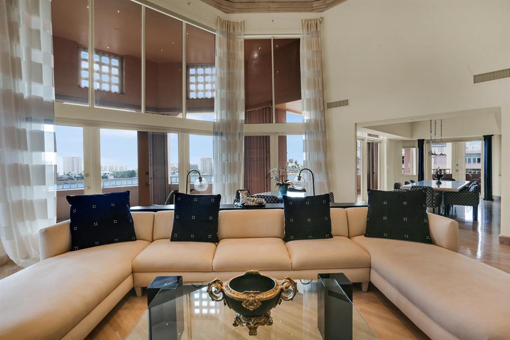 MIZNER TOWER - Residential