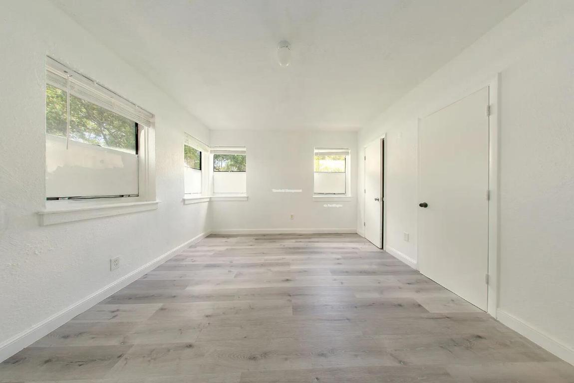 ROCKMOOR VILLA TRACK - Residential Income