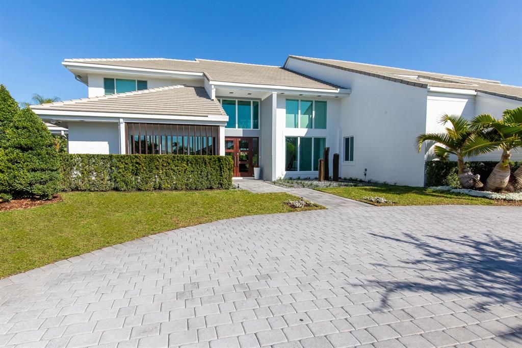 Photo of 11773 Maidstone Drive, Wellington, FL 33414 (MLS # R10647537)