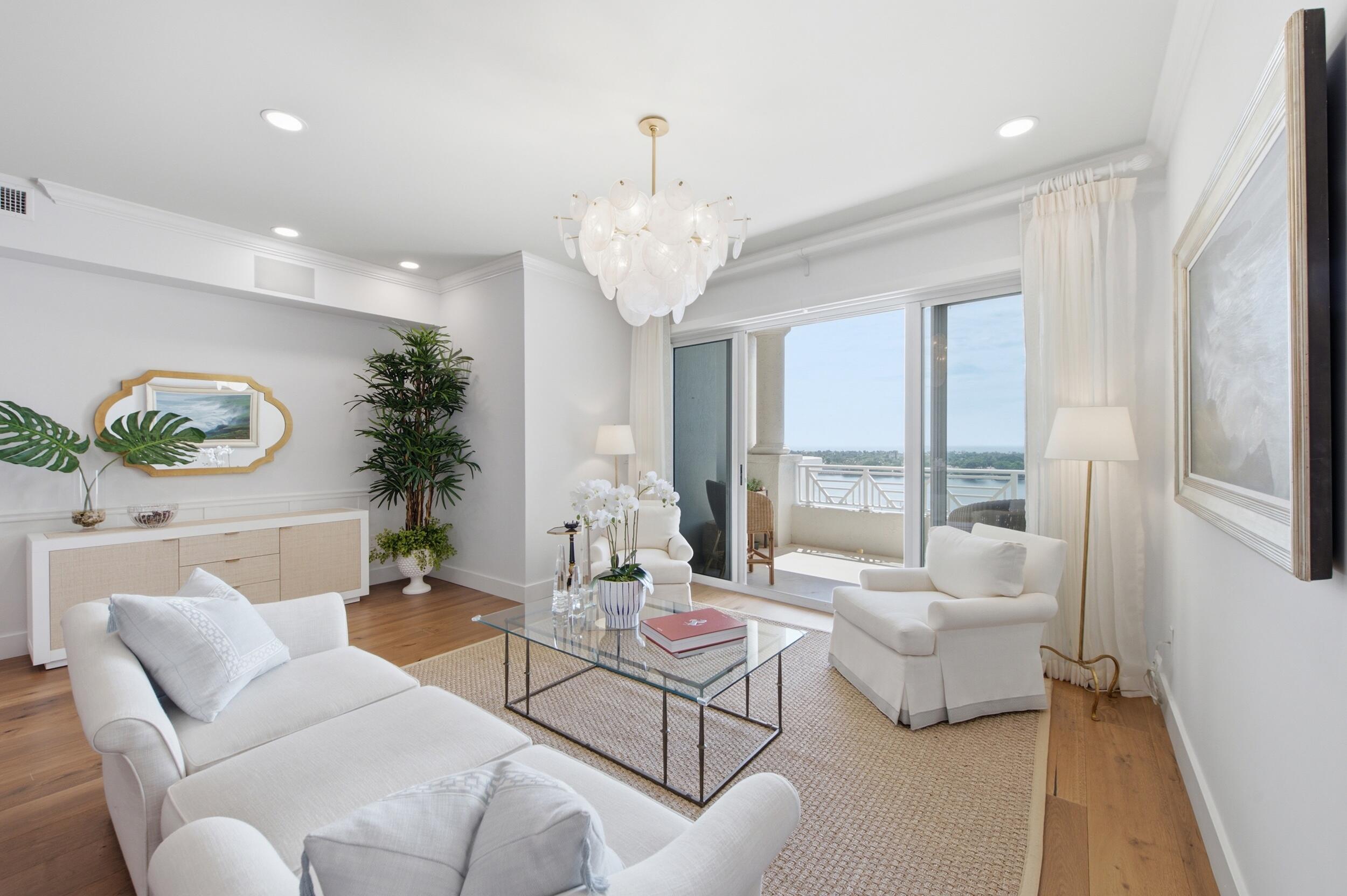 201 S Narcissus Avenue 1102