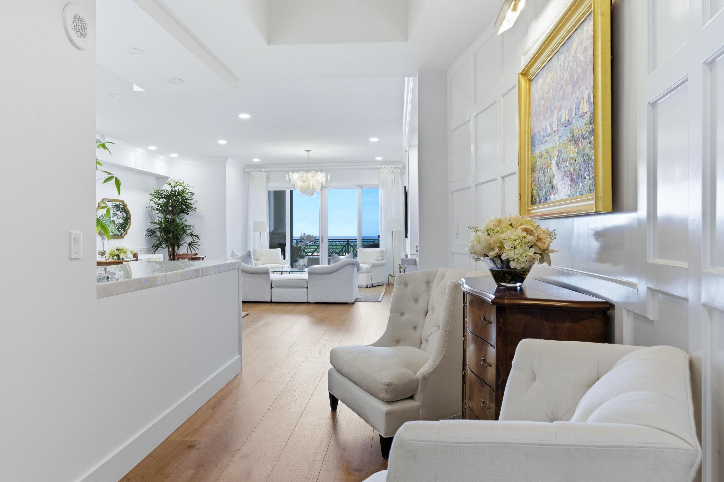 201 S Narcissus Avenue 1102
