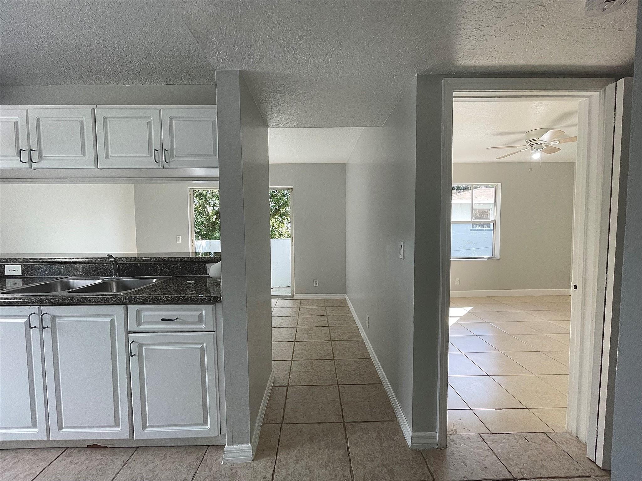 Waverly Place 2-19 D - Residential Lease