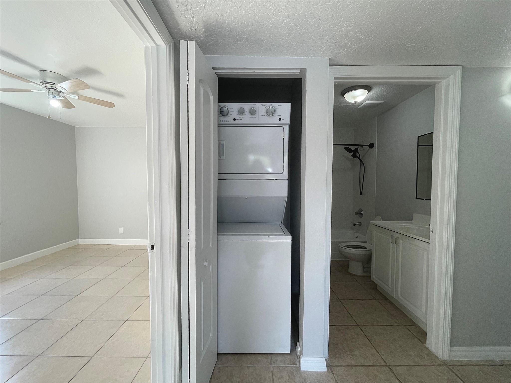 Waverly Place 2-19 D - Residential Lease