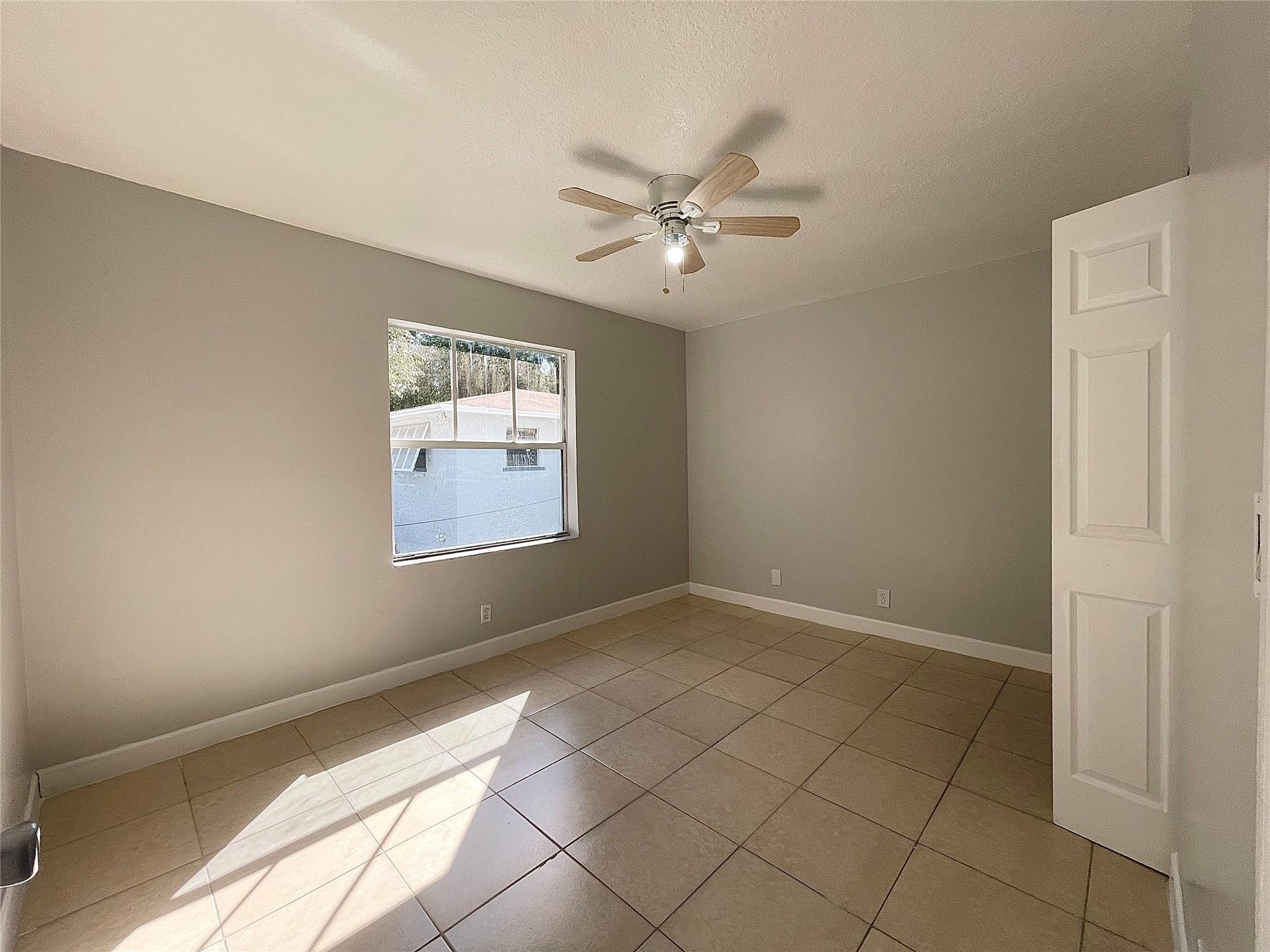 Waverly Place 2-19 D - Residential Lease