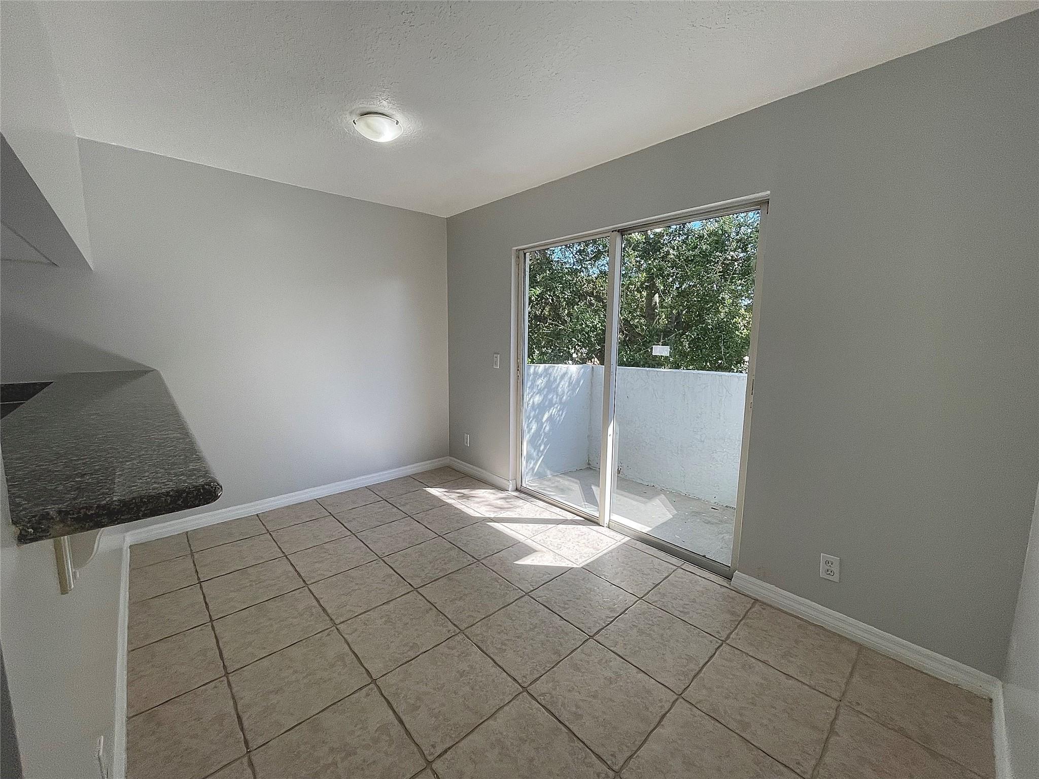 Waverly Place 2-19 D - Residential Lease