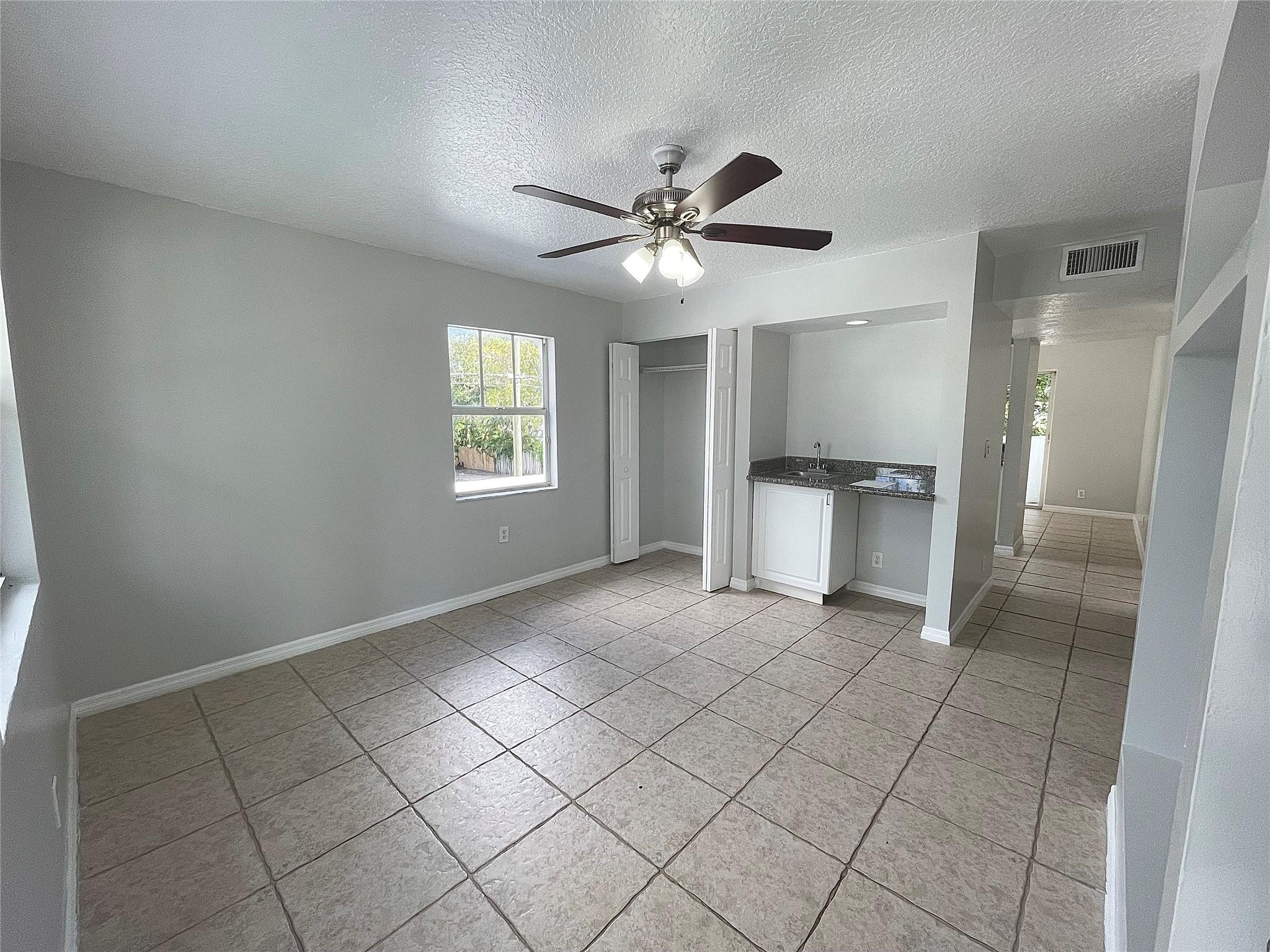 Waverly Place 2-19 D - Residential Lease